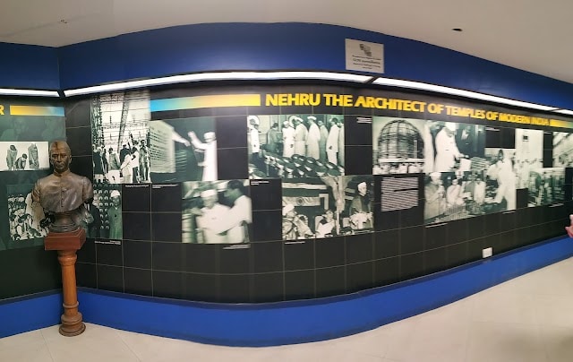 Teen_Murti_Bhavan_Nehru_Planetarium_Delhi_3