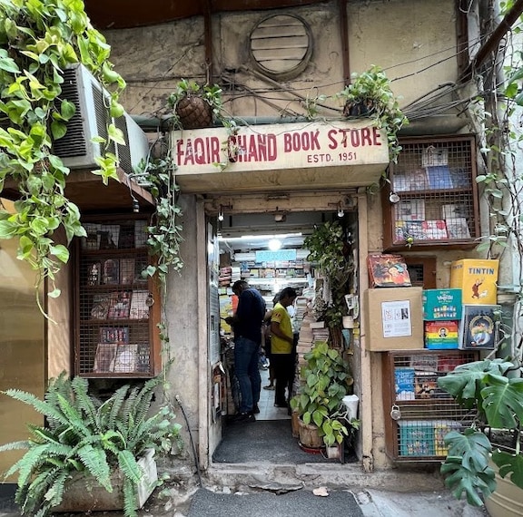 Delhi_khan_market_1