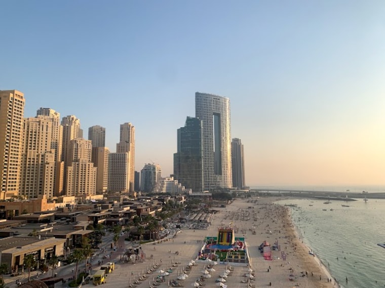 Flying_Cup_The_Beach_JBR_Dubai_1