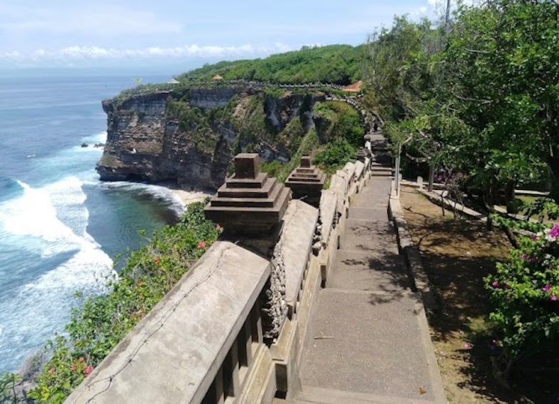 Uluwatu_Temple_Bali_5