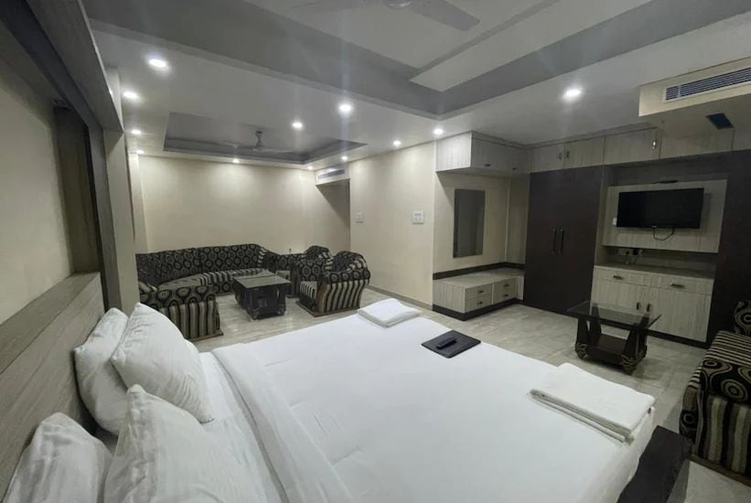 Hotel_aditya_inn_1