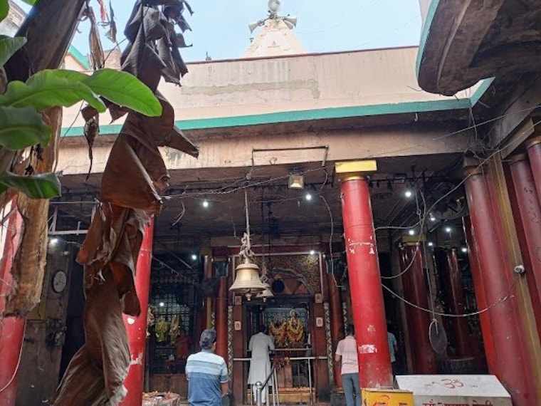 Aranya_devi_temple_1