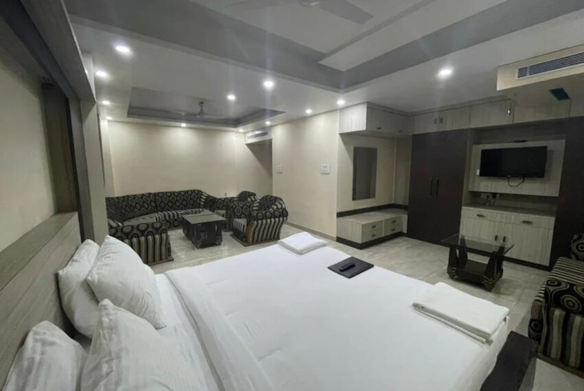 Hotel_aditya_inn_1