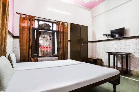Hotel Gangotri by WB Inn