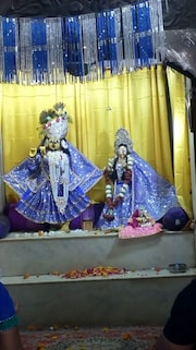 Seek blessings at the Bankey Bihari Temple