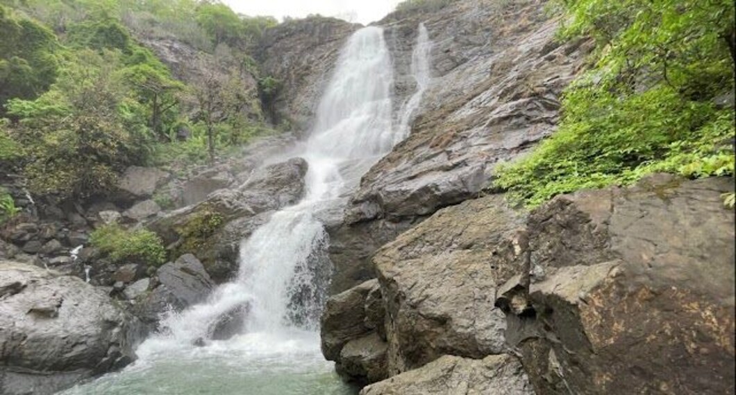 Chinchoti_waterfall_2