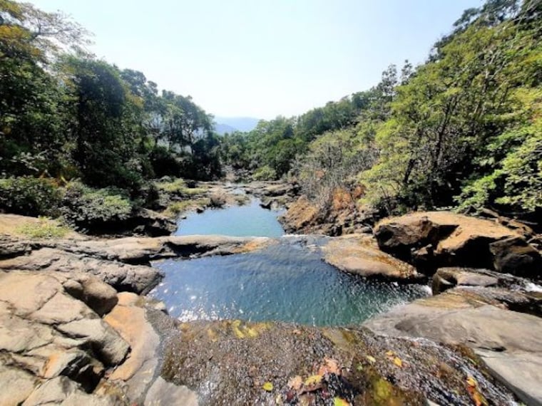 Chinchoti_waterfall_3