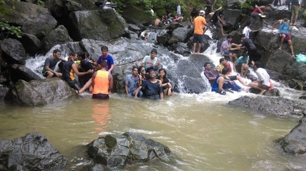 Chinchoti_waterfall_4