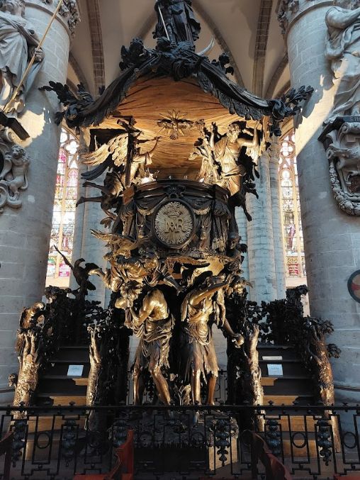 cathedral_of_st_michael_and_st_gudula_brussels_4