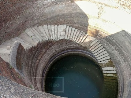 Helical Stepwell
