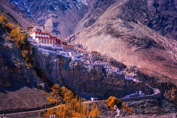 Ladakh_destiantion_image2025_4