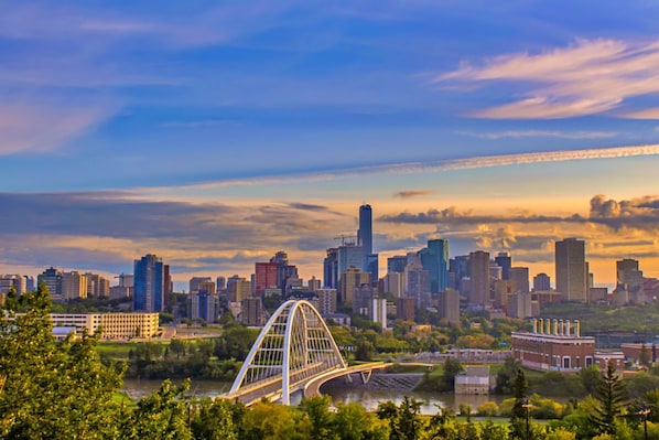 Edmonton_Dest_Skyline