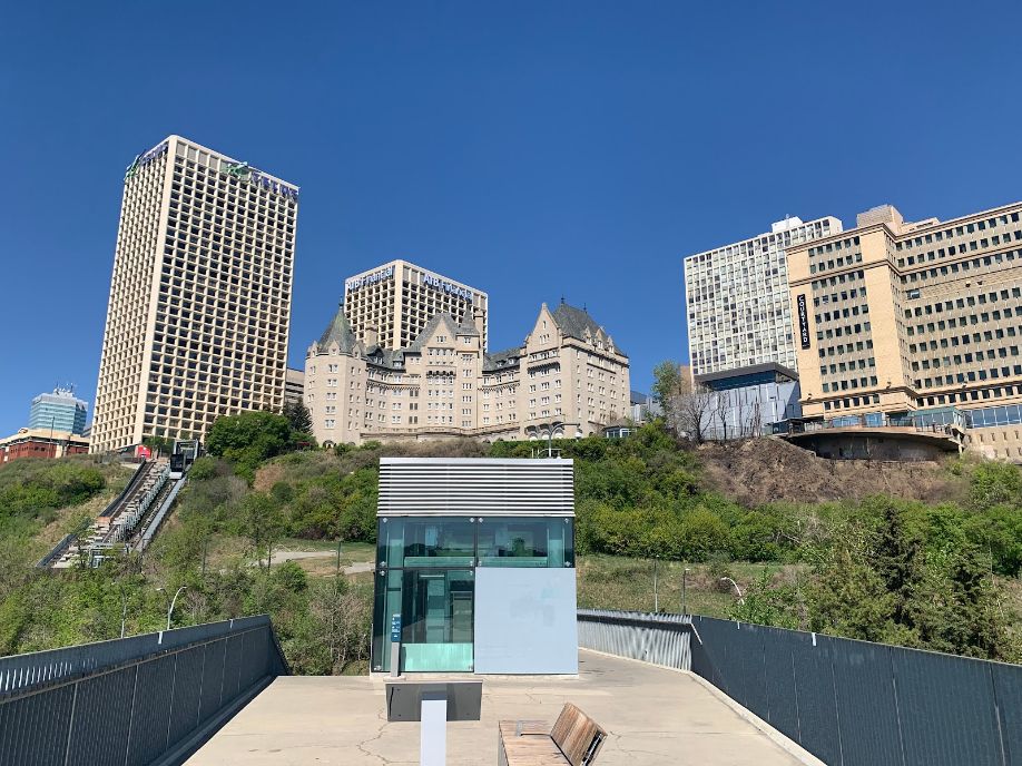 Edmonton_100_Street_Funicular_6