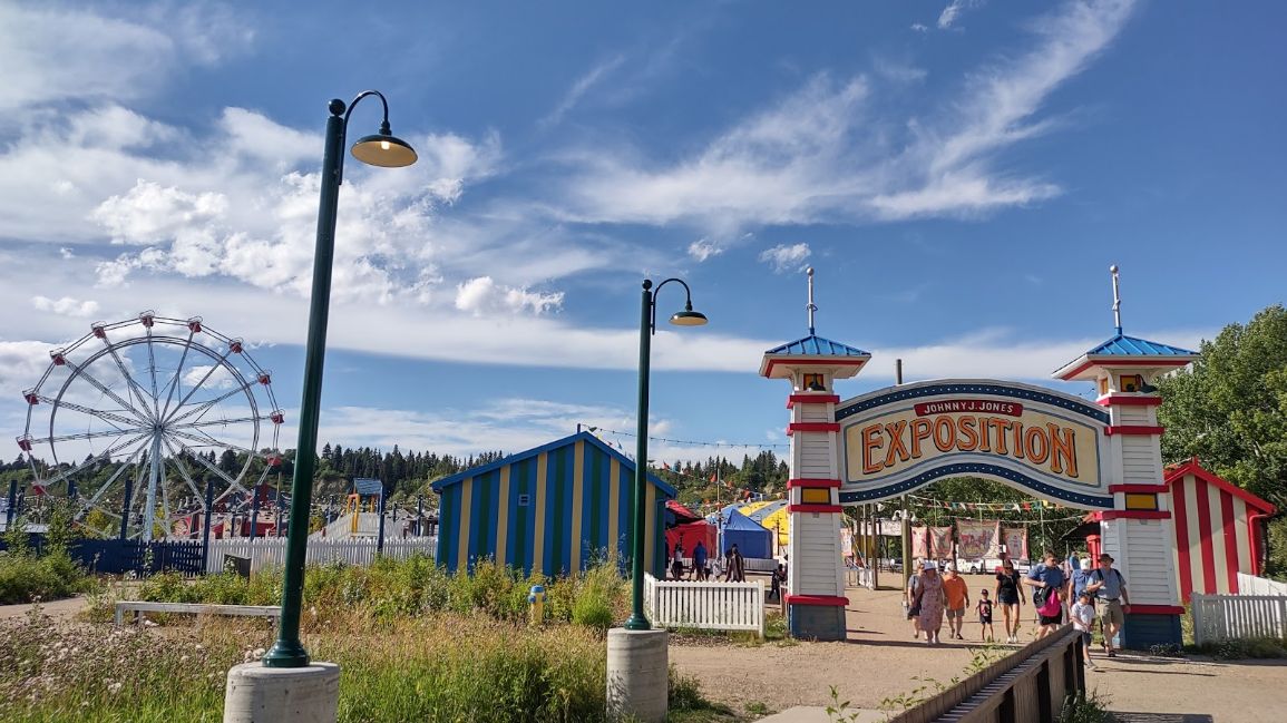 Edmonton_Fort_Edmonton_Park_2