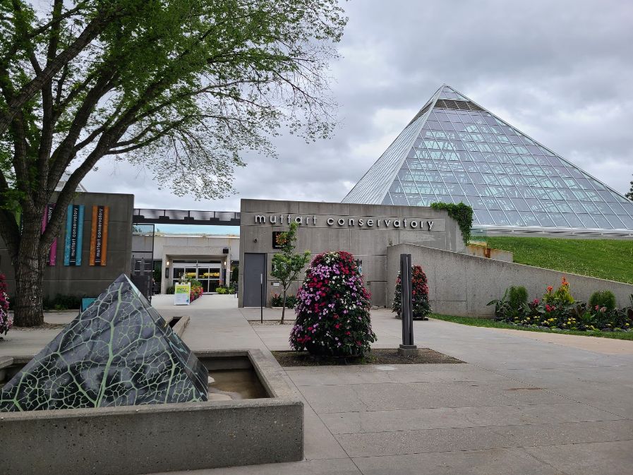 Edmonton_Muttart_Conservatory_3