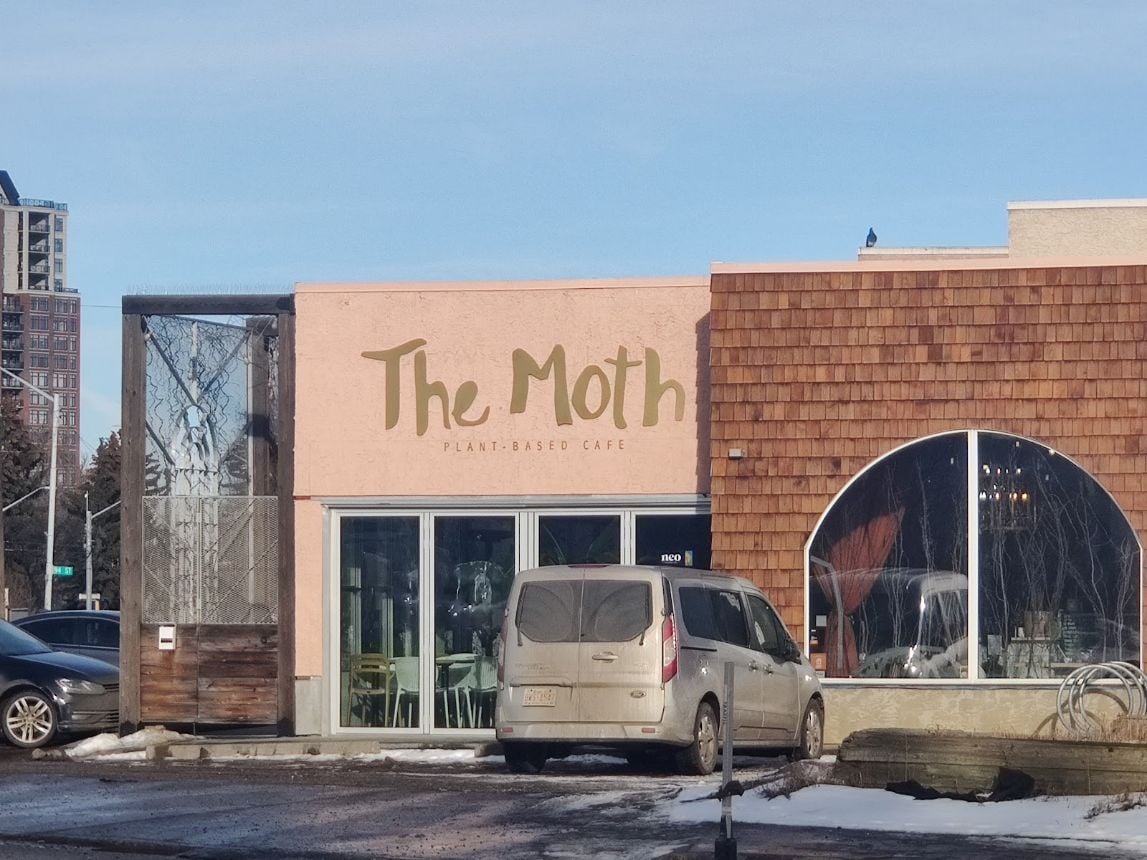 Edmonton_The_Moth_Cafe_6