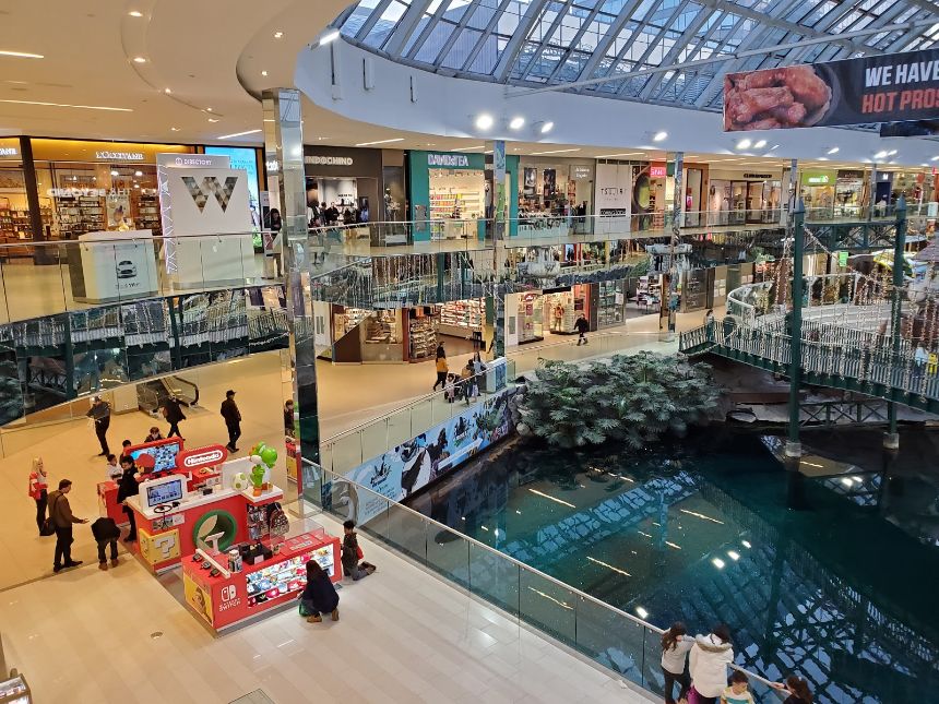 Edmonton_West_Edmonton_Mall_5