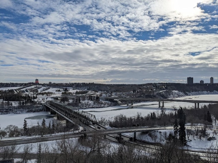 Edmonton_100_Street_Funicular_4