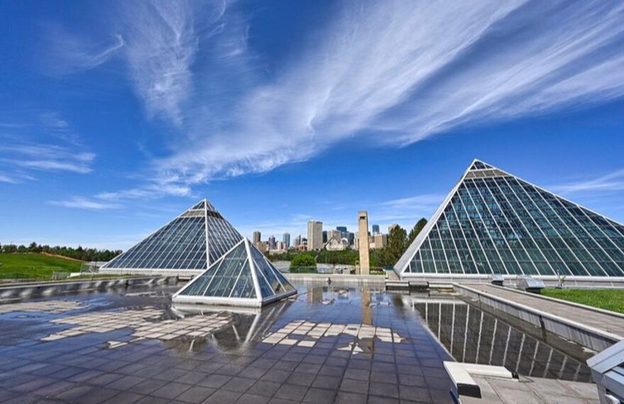 Edmonton_Muttart_Conservatory_1