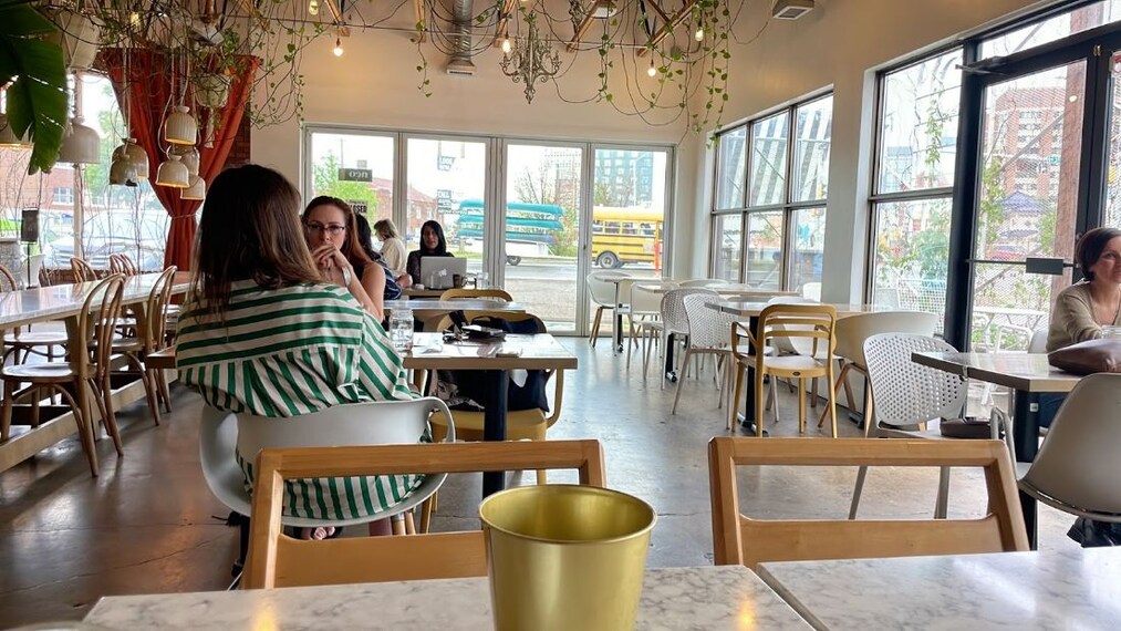 Edmonton_The_Moth_Cafe_1