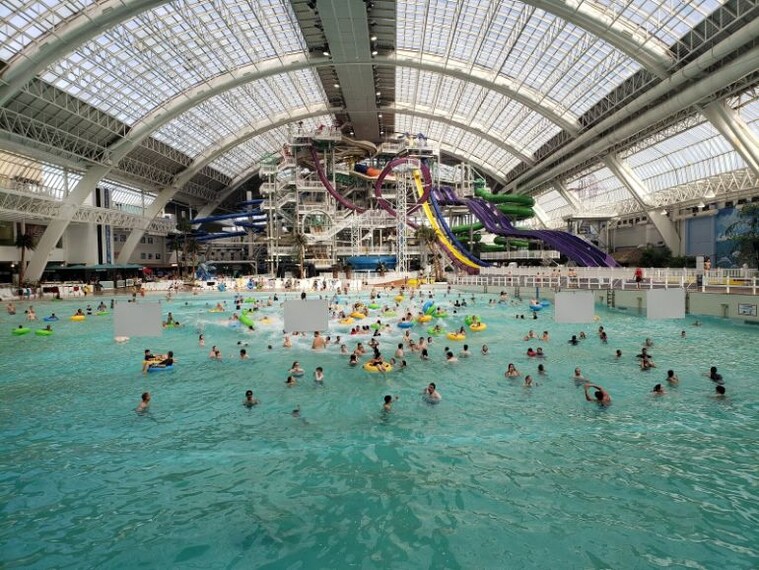 Edmonton_World_Waterpark_2