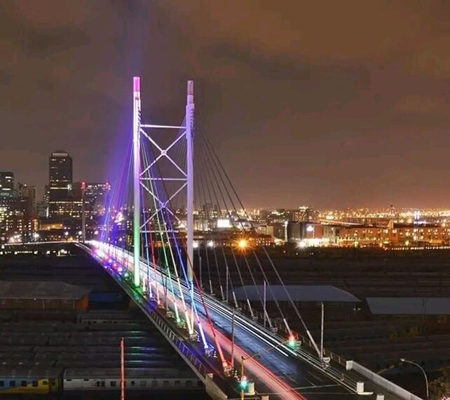 Johannesburg_Nelson_Mandela_Bridge_1