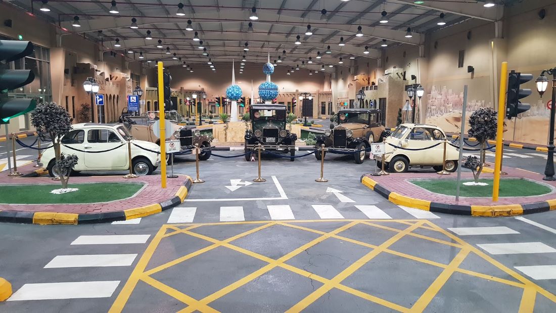 Kuwait_Historical_Vintage_&_Classic_Cars_Museum_4