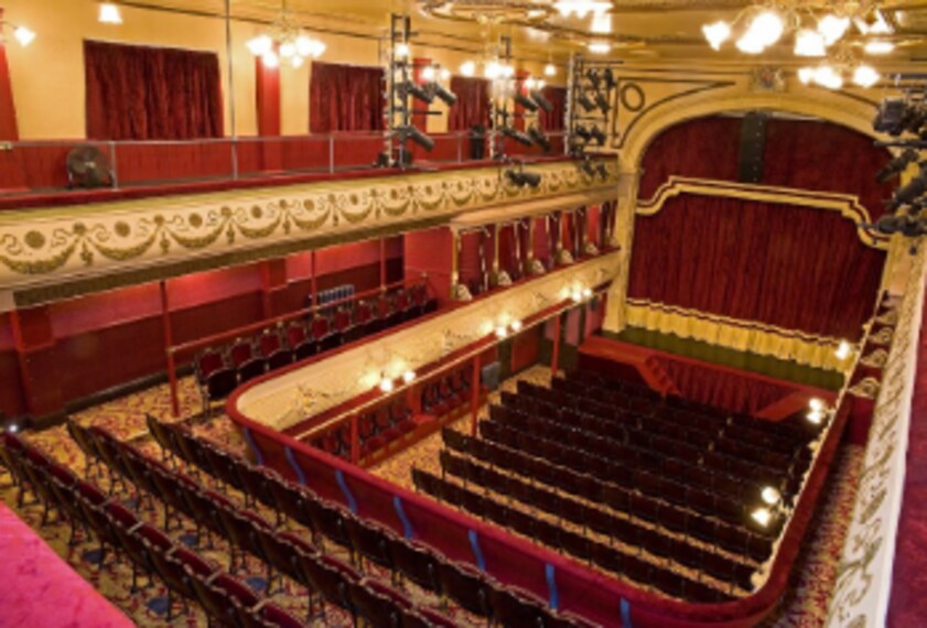 Leeds_City_Varieties_Music_Hall_1