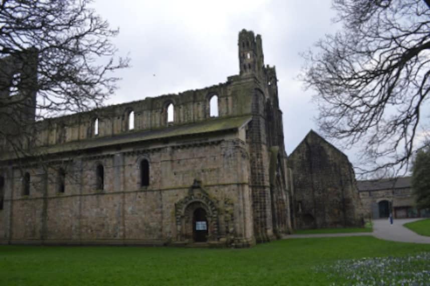 Leeds_Kirkstall_Abbey_4