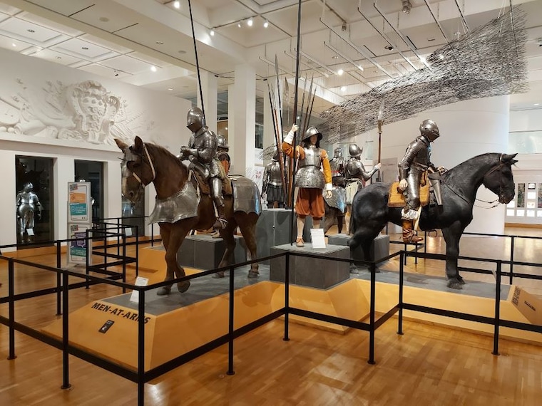 Leeds_Royal_Armouries_Museum_2