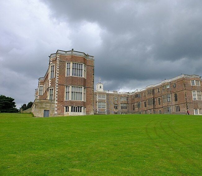 Leeds_Temple_Newsam_1