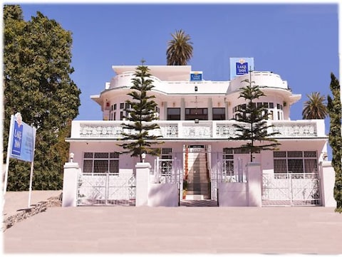 Hotel Lake Inn