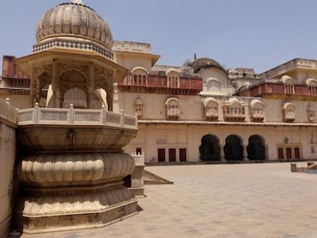 Alwar Museum, Neemrana