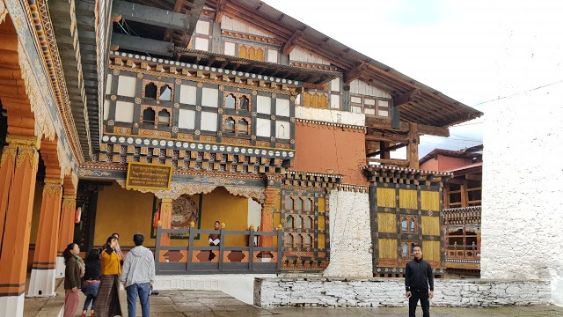 paro_dzongdrakha_temple_2