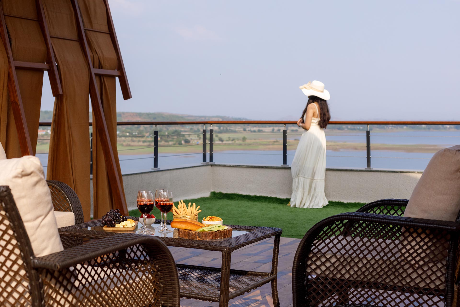 Outdoor Brunches & Dinners