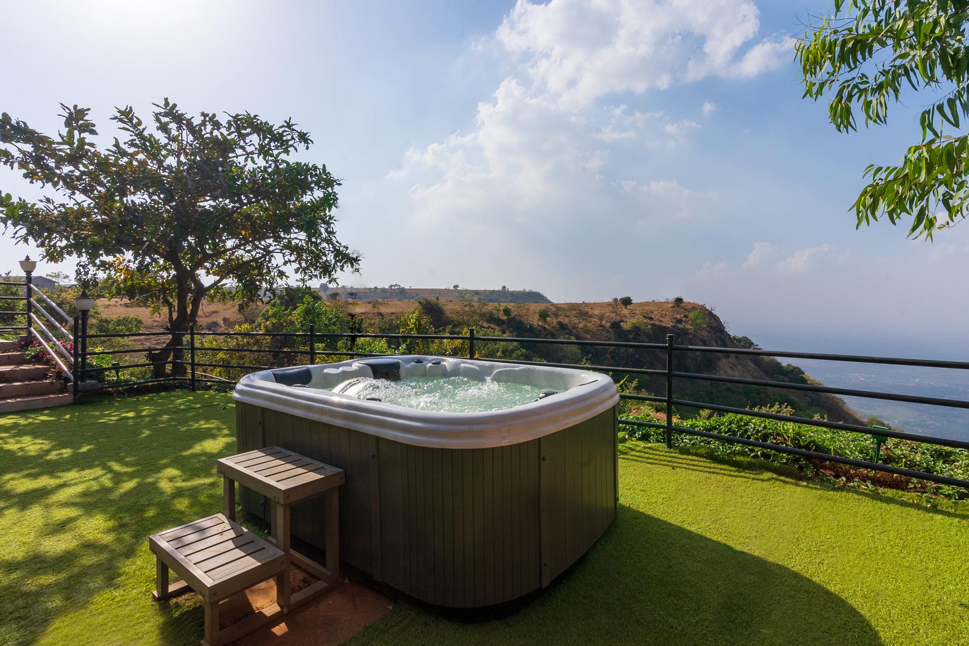 Outdoor Heated Jacuzzi