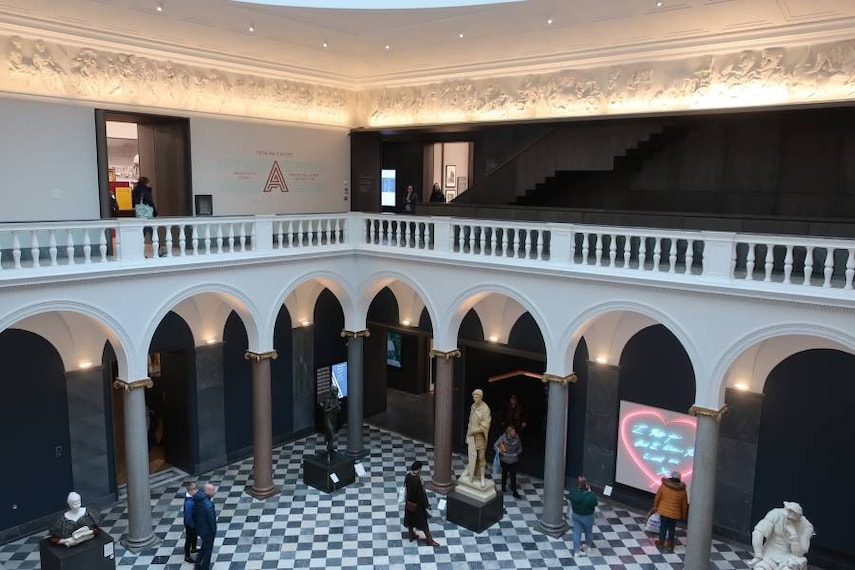 Aberdeen_Art_Gallery_2