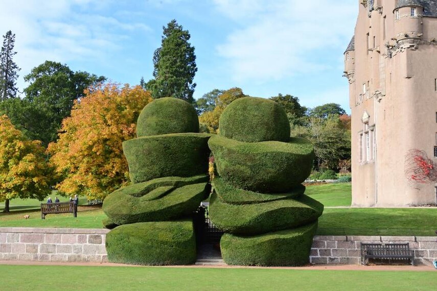 Aberdeen_Crathes_Castle_4