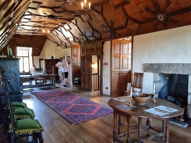 Aberdeen_Crathes_Castle_7