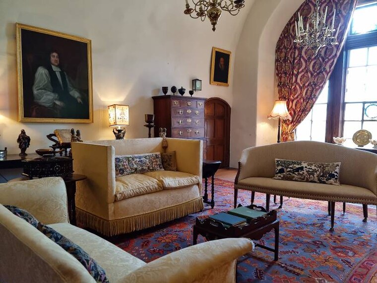 Aberdeen_Crathes_Castle_9