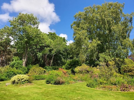 Cruickshank Botanic Garden