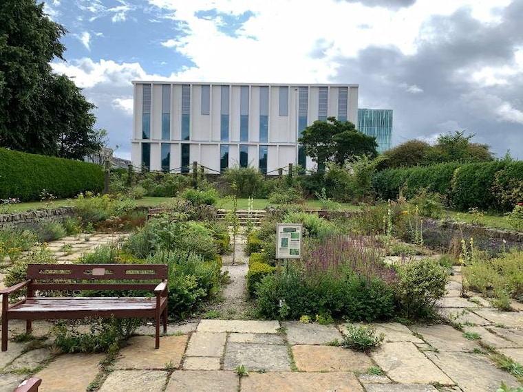 Aberdeen_Cruickshank_Botanic_Garden_5