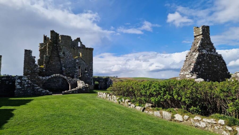 Aberdeen_Dunnottar_Castle_8