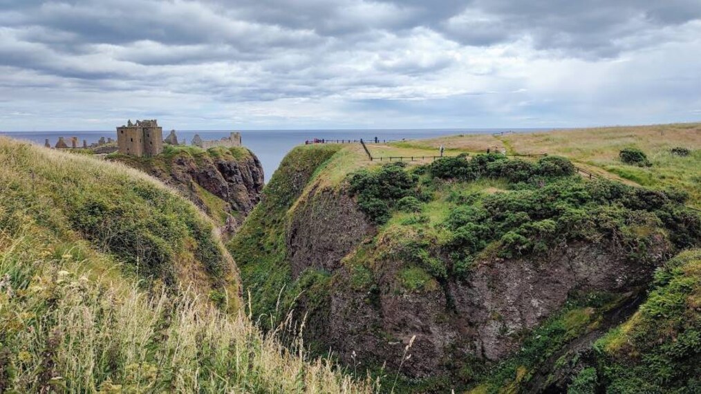 Aberdeen_Dunnottar_Castle_9