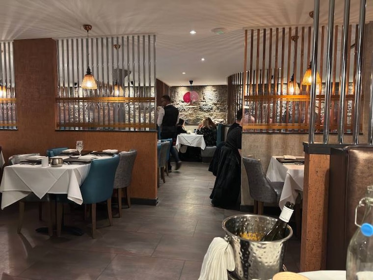 Aberdeen_Wild_Ginger_Restaurant_1