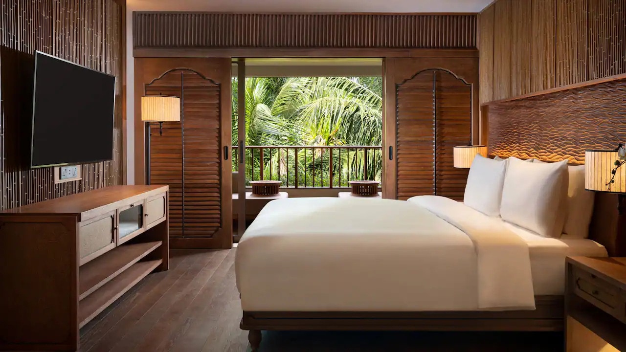 Stays with Lounge Access