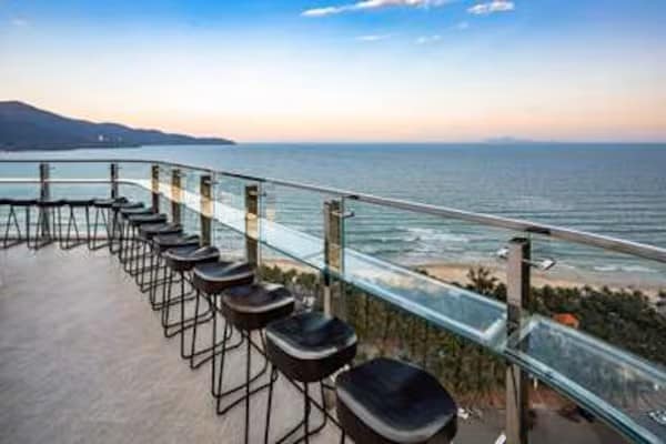 Radisson Hotel Danang - Tap to explore photos