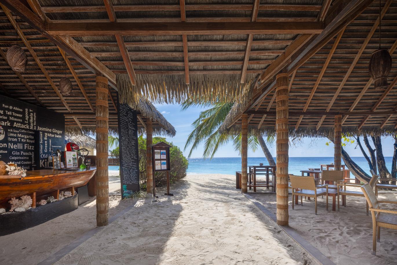 Beach Bar with 101 cocktails