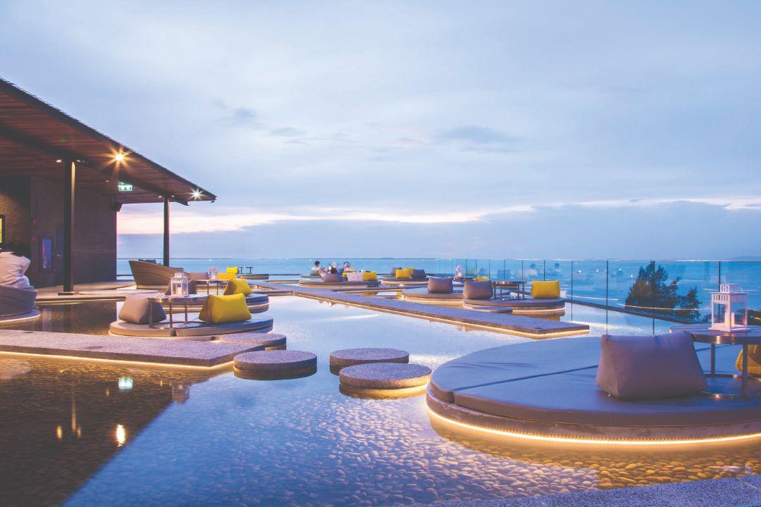 Oceanview Rooftop Pool Bar