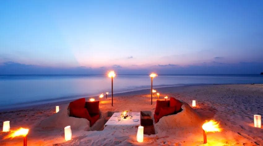 Sand Sofa Dinner